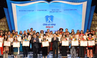 Lễ tuyên dương "Chia sẻ cùng thầy cô" năm 2020