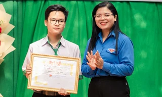Nam sinh Đắk Nông giành vòng nguyệt quế Đường lên đỉnh Olympia được khen thưởng 