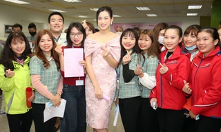 Hoa hậu Đỗ Thị Hà lan tỏa thông điệp hiến máu Chủ nhật Đỏ 