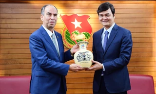 Bí thư thứ nhất Trung ương Đoàn tiếp tân Đại sứ Cuba tại Việt Nam