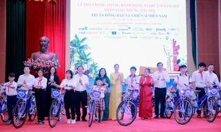 Hơn 2,8 tỉ đồng hỗ trợ trẻ em, gia đình chính sách tại Bến Tre