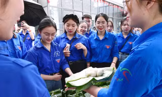 Đặc sản Hà thành thu hút giới trẻ 