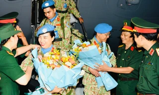 Cán bộ, nhân viên Bệnh viện dã chiến cấp 2 số 4 Việt Nam hoàn thành nhiệm vụ về nước 