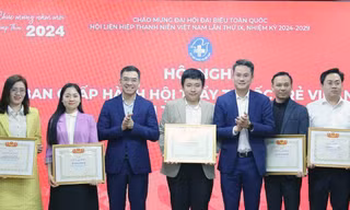 Vận động 40 bác sĩ trẻ tình nguyện về công tác tại huyện nghèo 