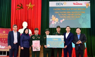 Tặng quà Tết thương bệnh binh tại trung tâm Điều dưỡng Ninh Bình và Hà Nam