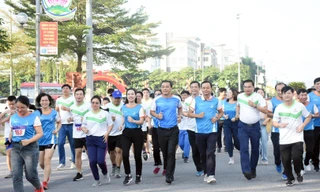 Đại biểu thanh niên Việt - Lào hưởng ứng chặng 7 'Những bước chân vì cộng đồng'