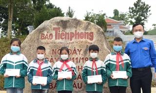 Tuổi trẻ Báo Tiền Phong về nguồn dịp 68 năm ra số đầu tiên