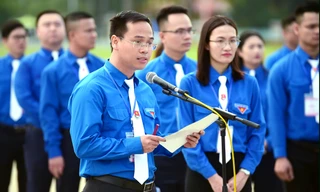 75 thanh niên tiên tiến báo công dâng Bác