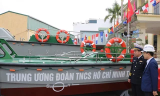 Bàn giao xuồng CQ-01 và CV-01, tiếp thêm sức mạnh bộ đội Hải quân