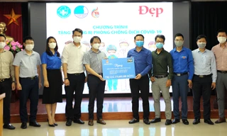 'Tiếp sức' hơn 65 nghìn khẩu trang, dung dịch sát khuẩn vào vùng dịch