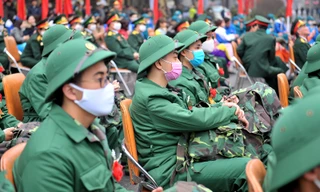 Phòng dịch bệnh, tân binh đeo khẩu trang lên đường nhập ngũ