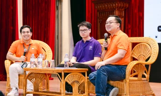 Thủ khoa tốt nghiệp điểm tuyệt đối chia sẻ cách vượt áp lực, định hướng nghề nghiệp