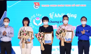 'Nối vòng tay thương' kết nối hỗ trợ em nhỏ mồ côi do dịch COVID-19