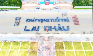 Hơn 3.500 đoàn viên, thanh thiếu nhi đồng diễn 'Khát vọng tuổi trẻ Lai Châu'