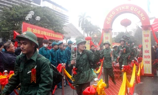 107 thanh niên quận Hai Bà Trưng lên đường tòng quân