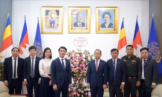 Bí thư T.Ư Đoàn chúc mừng Đại sứ quán Campuchia dịp 55 năm hai nước thiết lập quan hệ ngoại giao