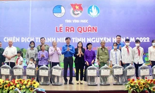 Khởi công công trình cột mốc Trường Sa, khánh thành sân chơi thiếu nhi