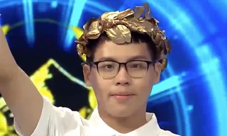 Nam sinh Đà Nẵng khiến MC Khánh Vy 'thảng thốt', giành vòng nguyệt quế Đường lên đỉnh Olympia