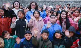 ‘Đông ấm yêu thương’ trao tặng nguồn lực gần 1 tỷ đồng tới trẻ em vùng cao 