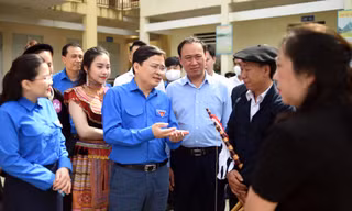 Dùng công nghệ quảng bá giá trị truyền thống ở vùng biên