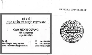 Thứ trưởng Bộ Y tế tự phong bằng tiến sĩ