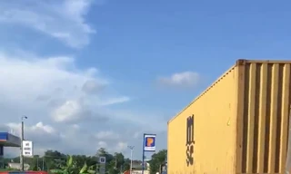 CSGT huy động xe container chắn đường để truy bắt ma túy