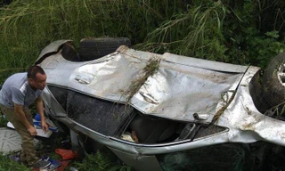 Người nước ngoài cướp ô tô, tông xe vào công an để giải cứu đồng phạm