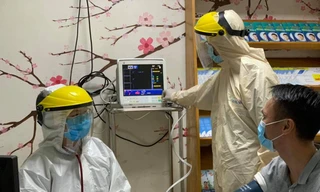 Quảng Ninh: Cận cảnh tiêm những mũi vắc xin ngừa COVID-19 đầu tiên 