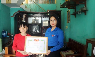 Nhặt được túi xách có đồ vật 50 triệu, nam sinh lớp 8 tìm người trả lại