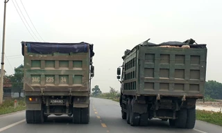 Tận thấy xe 'Hổ vồ' lộng hành trên quốc lộ 18