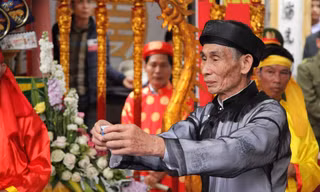 Thề tham nhũng sẽ bị thần linh đả tử.