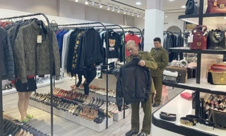 200 sản phẩm hàng hiệu nghi nhập lậu tại TP Móng Cái