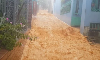 Dân khốn khổ, bất an vì 'lũ bùn' đổ xuống từ dự án Monaco