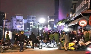 Hai nhóm thanh niên đất Cảng dùng dao, súng hỗn chiến trong đêm