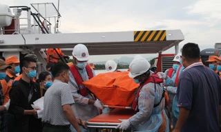 Bốn thuyền viên xấu số được đoàn tụ cùng gia đình