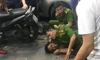 Công an vật lộn khống chế kẻ ngáo đá