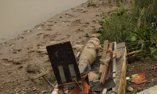 Cận cảnh quả bom nặng hơn 100kg dưới lòng sông Hải Phòng