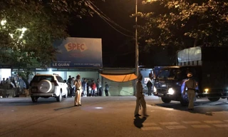 Nghi can dùng súng bắn chết vợ, khống chế 4 người có biểu hiện phê ma túy