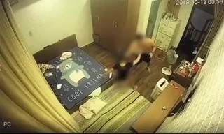 Bắt tạm giam gã chồng hờ lột quần áo, đánh đập vợ dã man