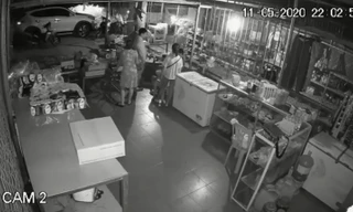 Thực hư thông tin Công an rút 'súng bật lửa' đe dọa người dân