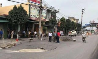 'Hố tử thần' xuất hiện giữa quốc lộ 18