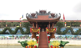 Về lại Chùa Ba Vàng giữa 'tâm bão' trục vong