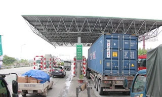 BOT Tiên Cựu xả trạm trong ngày đầu tiên thu phí