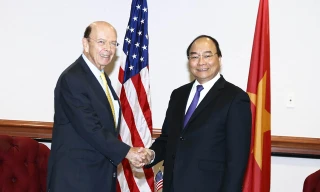 Ký các hợp đồng thương mại 10 tỷ USD