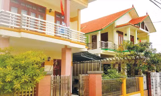 Biệt phủ của Thụ và Nam.