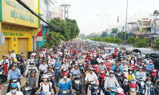 Kẹt xe nghiêm trọng do xe máy tăng đột biến ở TPHCM. Ảnh: Huy Thịnh.