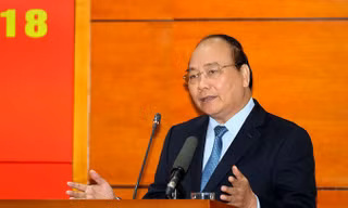 Thủ tướng Nguyễn Xuân Phúc phát biểu tại hội nghị sáng ngày 4/1. Ảnh: Quang Hiếu.