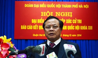 Bí thư Thành ủy Hà Nội Phạm Quang Nghị phát biểu tại buổi tiếp xúc cử tri. Ảnh: PV.