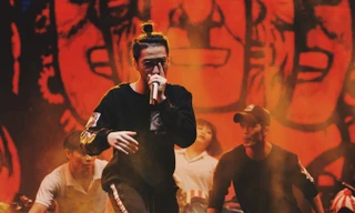 Trung trên sân khấu. Ảnh: Thuận Thu.