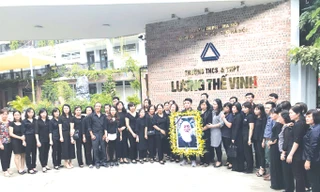 Hàng nghìn người tiễn đưa nhà giáo Văn Như Cương